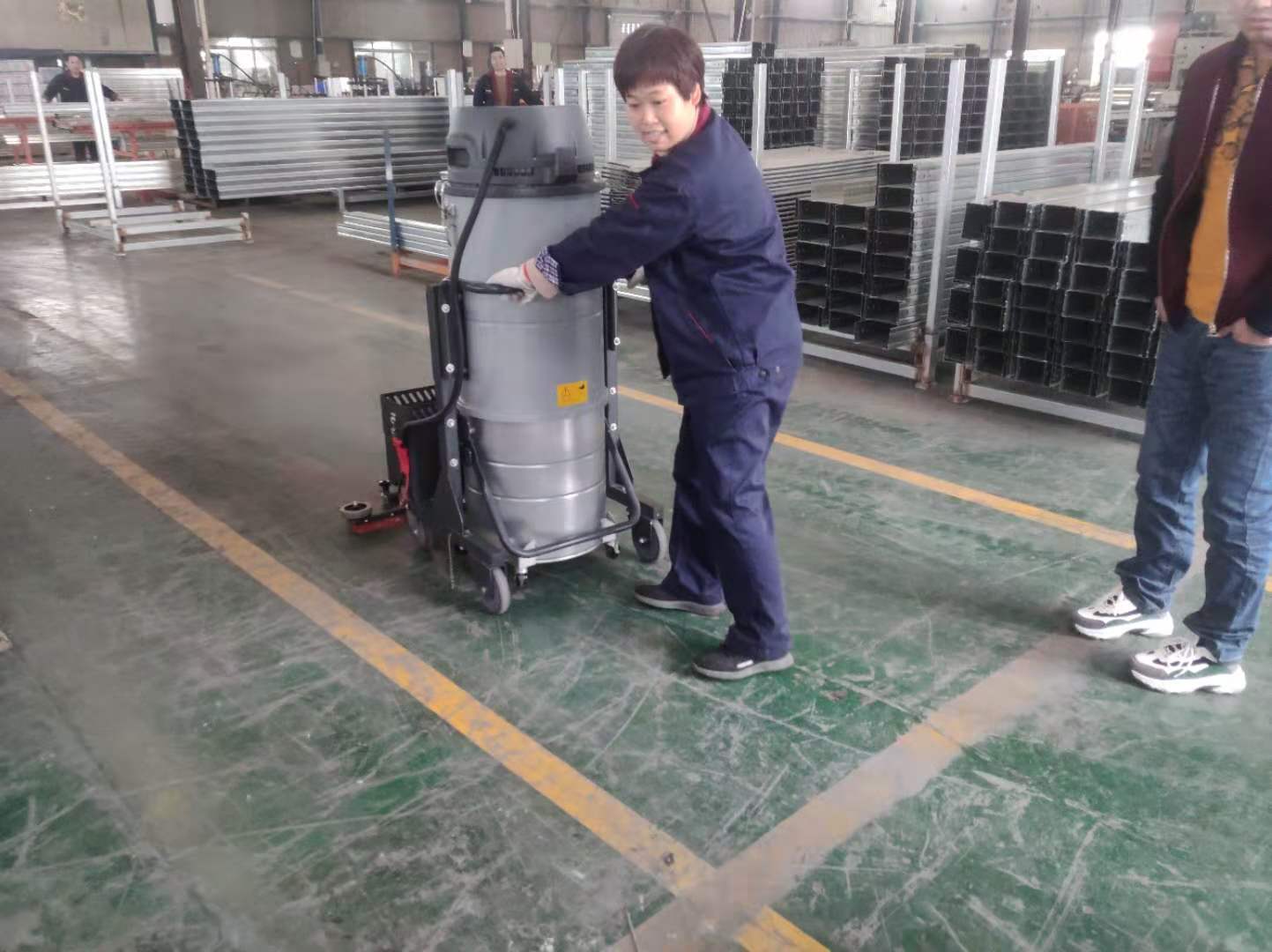 工業(yè)用防爆吸塵器使用注意