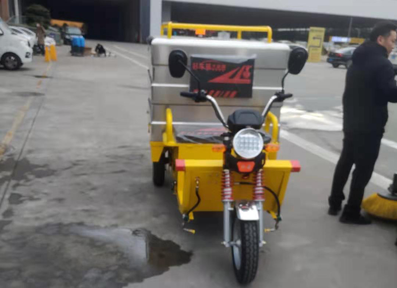 電動(dòng)三輪高壓清洗車