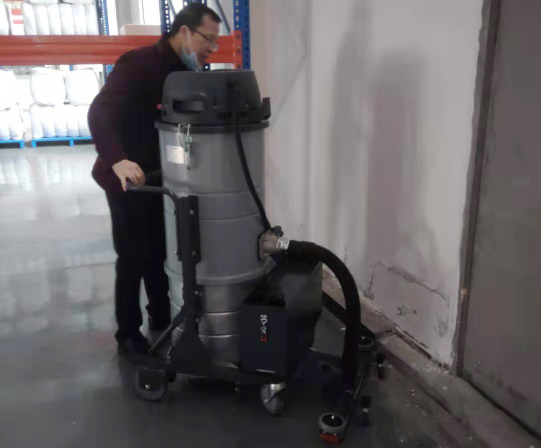 倉(cāng)庫(kù)車間采購(gòu)工業(yè)用吸塵器