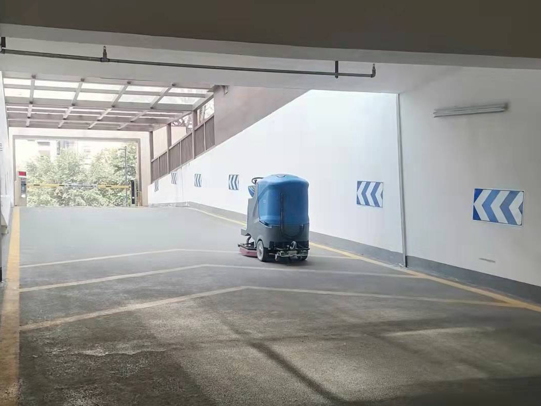 樂山客戶采購的駕駛式洗地機M120